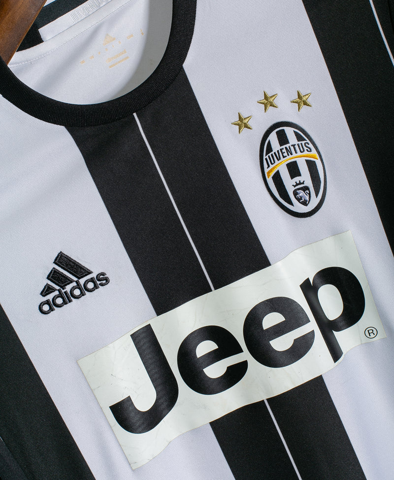 Juventus 2016-17 Higuain Home Kit (S)