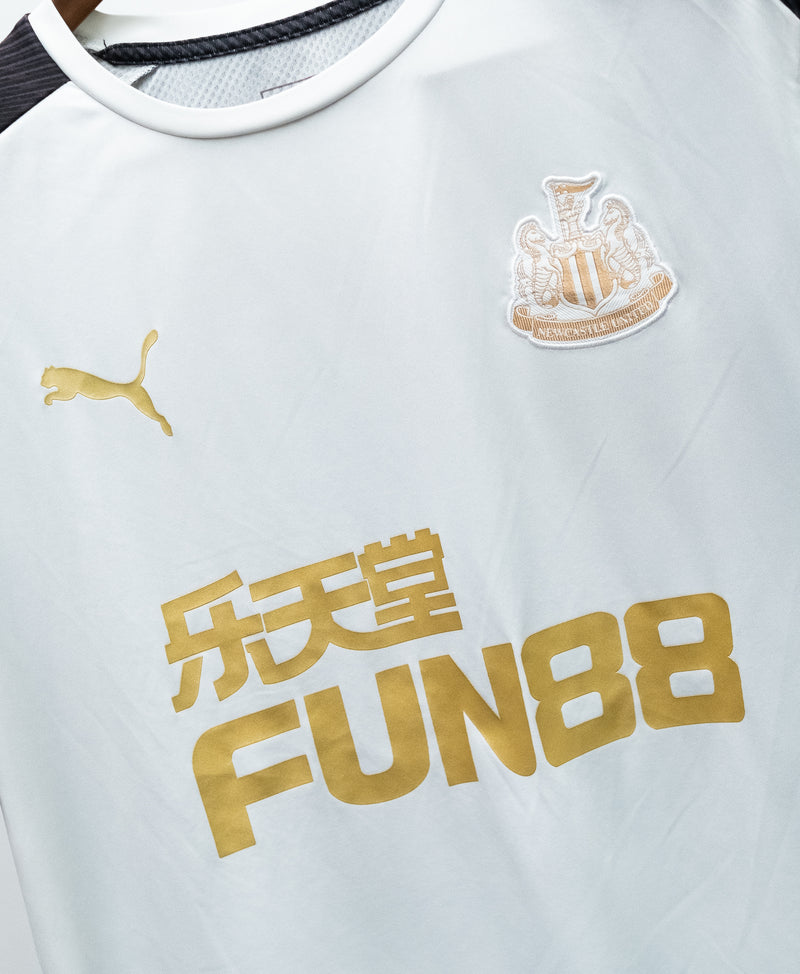 Newcastle United 2019-20 Training Kit (L)