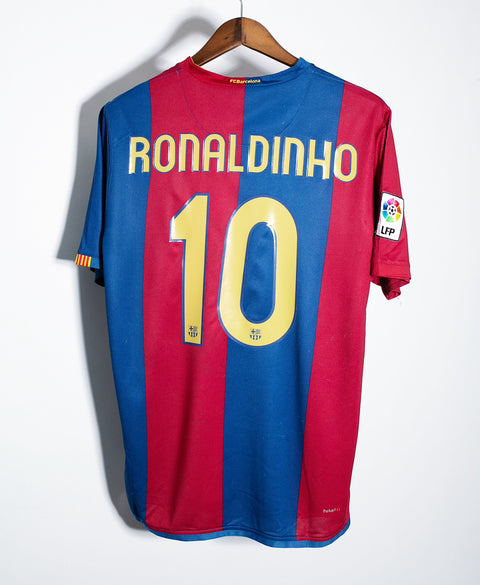 Barcelona 2006-07 Ronaldinho Home Kit (L)