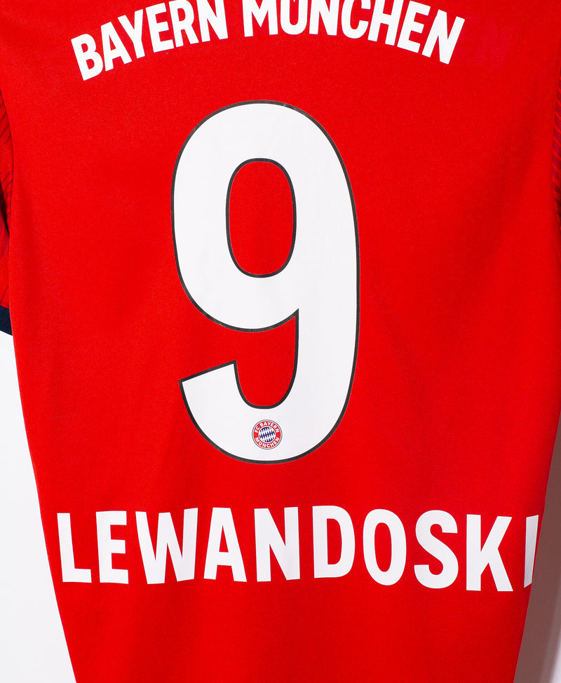 Bayern Munchen 2018-19 Lewandowski Home Kit (M)