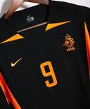 Netherlands 2002 Kluivert Away Kit (M)