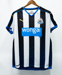 Newcastle United 2015-16 Home Kit (L)