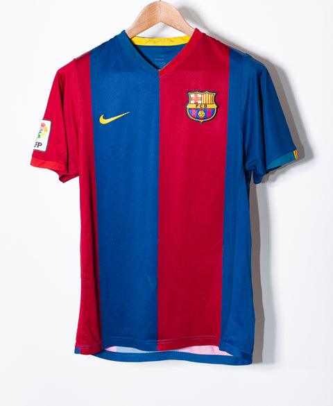 Barcelona 2006-07 Ronaldinho Home Kit (S)