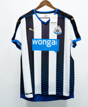 Newcastle United 2015-16 Home Kit (L)