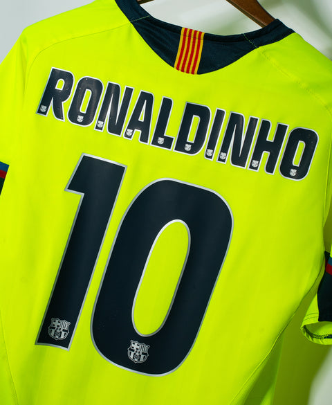 Barcelona 2005-06 Ronaldinho Away Kit (M)