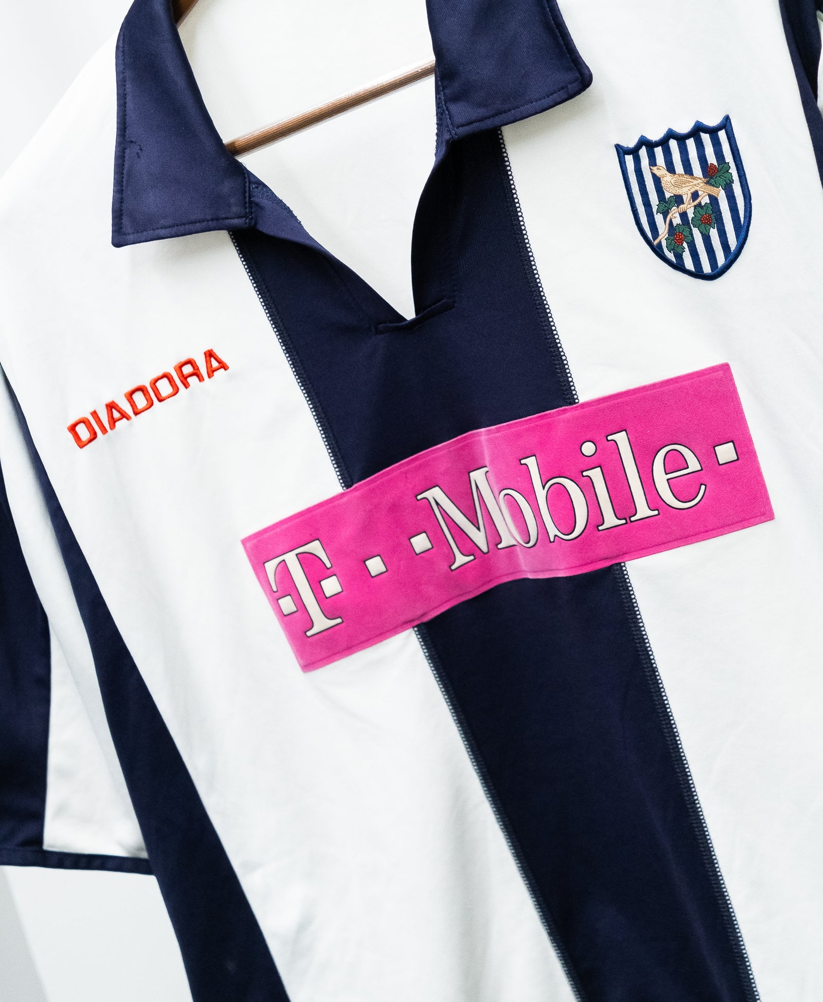 Pink West Bromwich Albion Kit 2005 Regalbrettern 06 West Brom Away