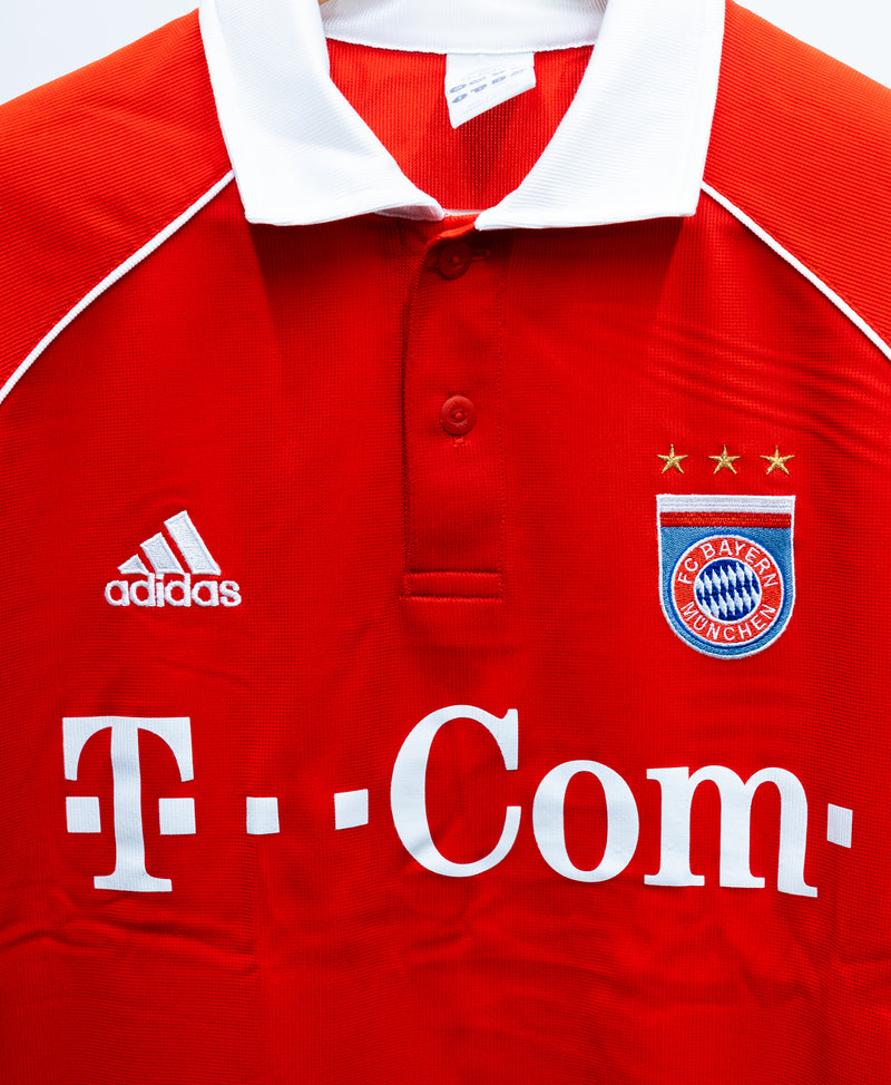 Bayern Munchen 2005-06 Lucio Home Kit (L)