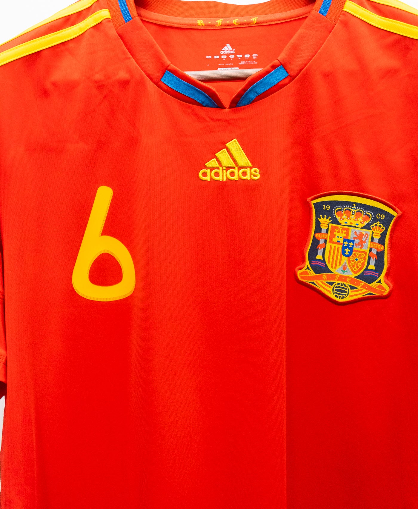 Spain 2010 A. Iniesta Home Kit (M) – Saturdays Football