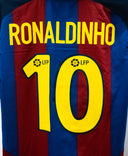 Barcelona 2003-04 Ronaldinho Home Kit (L)