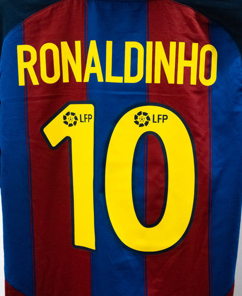 Barcelona 2003-04 Ronaldinho Home Kit (L)