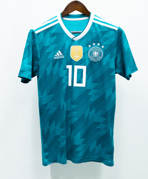 Germany 2018 Ozil Away Kit (S)