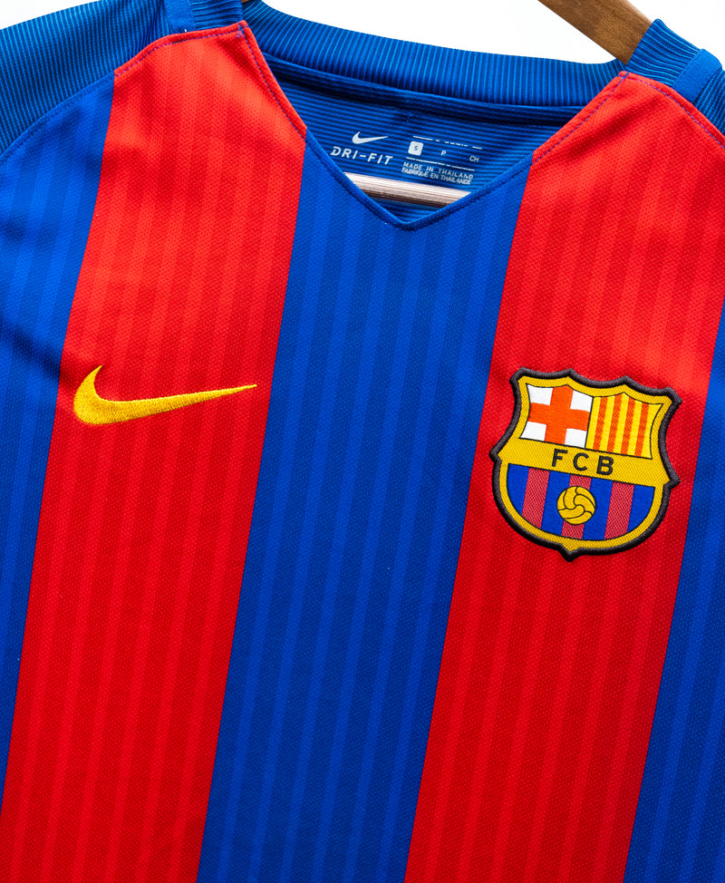 Barcelona 2016-17 Suarez Home Kit (S)