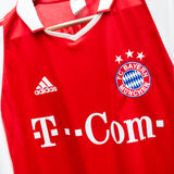 Bayern Munich 2004-05 Guerrero Home Kit (L)