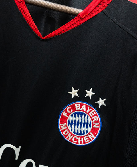 Bayern Munich 2004-05 Lucio Third Kit (M)