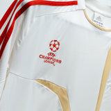 Liverpool 2009 CL Training Kit (M)