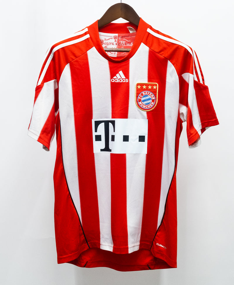 Bayern Munchen 2010-11 Schweinsteiger Home Kit (M)