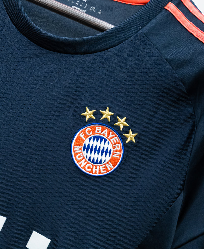 Bayern Munich 2015-16 Gotze Third Kit (XL)