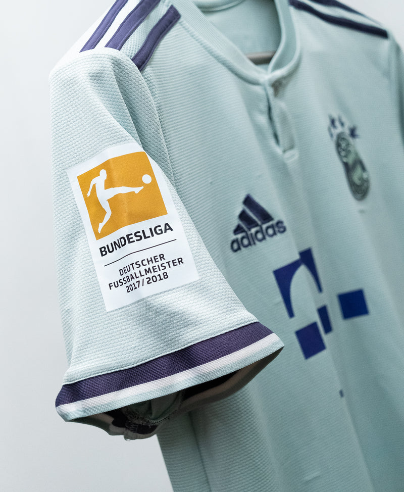 Bayern Munich 2018-19 Gnabry Away Kit (M)