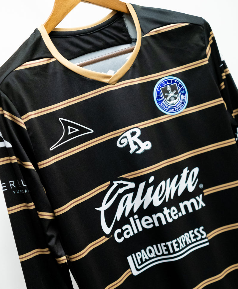 Mazatlan Futbol Club 2022-23 Goalkeeper Kit (S)