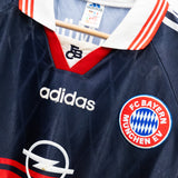 Bayern Munich 1997-99 Kuffour Home Kit (L)