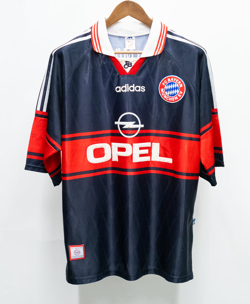 Bayern Munich 1997-99 Kuffour Home Kit (L)