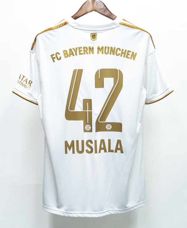 Bayern Munchen 2022-23 Musiala Away Kit (L)