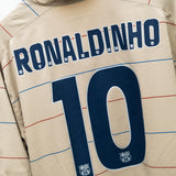 Barcelona 2004-05 Ronaldinho Third Kit (2XL)