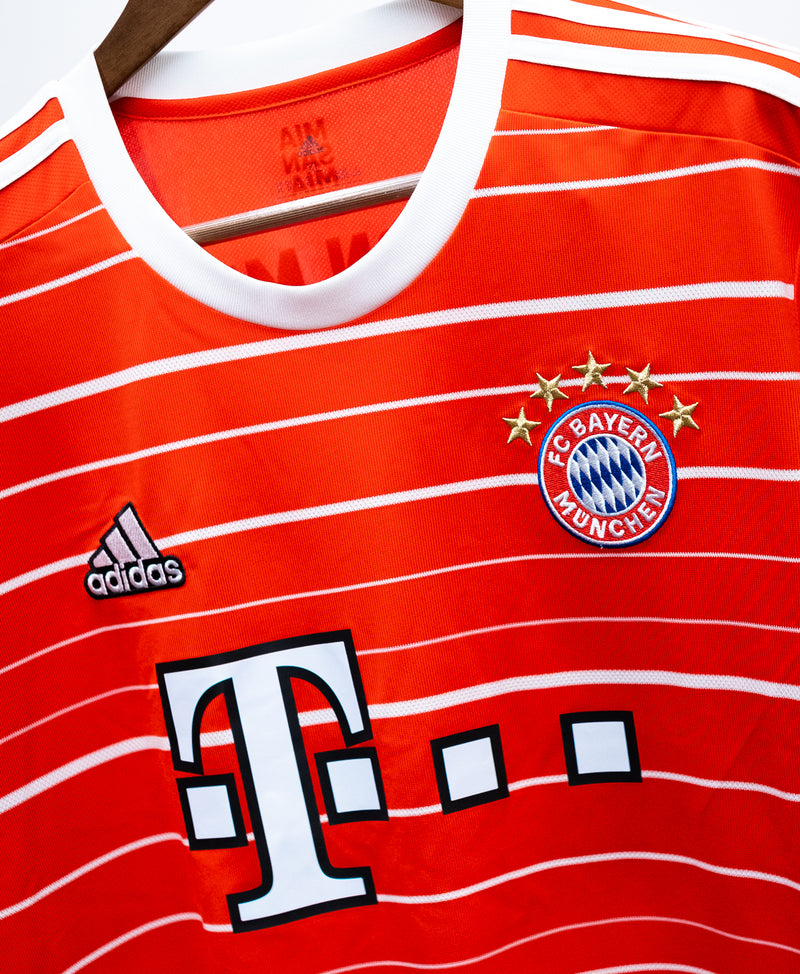 Bayern Munchen 2022-23 Musiala Home Kit w/ Tags (XL)