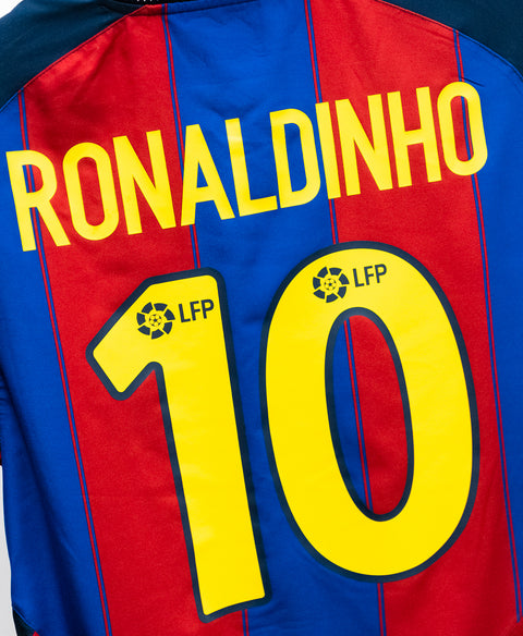 Barcelona 2003-04 Ronaldinho Home Kit (S)