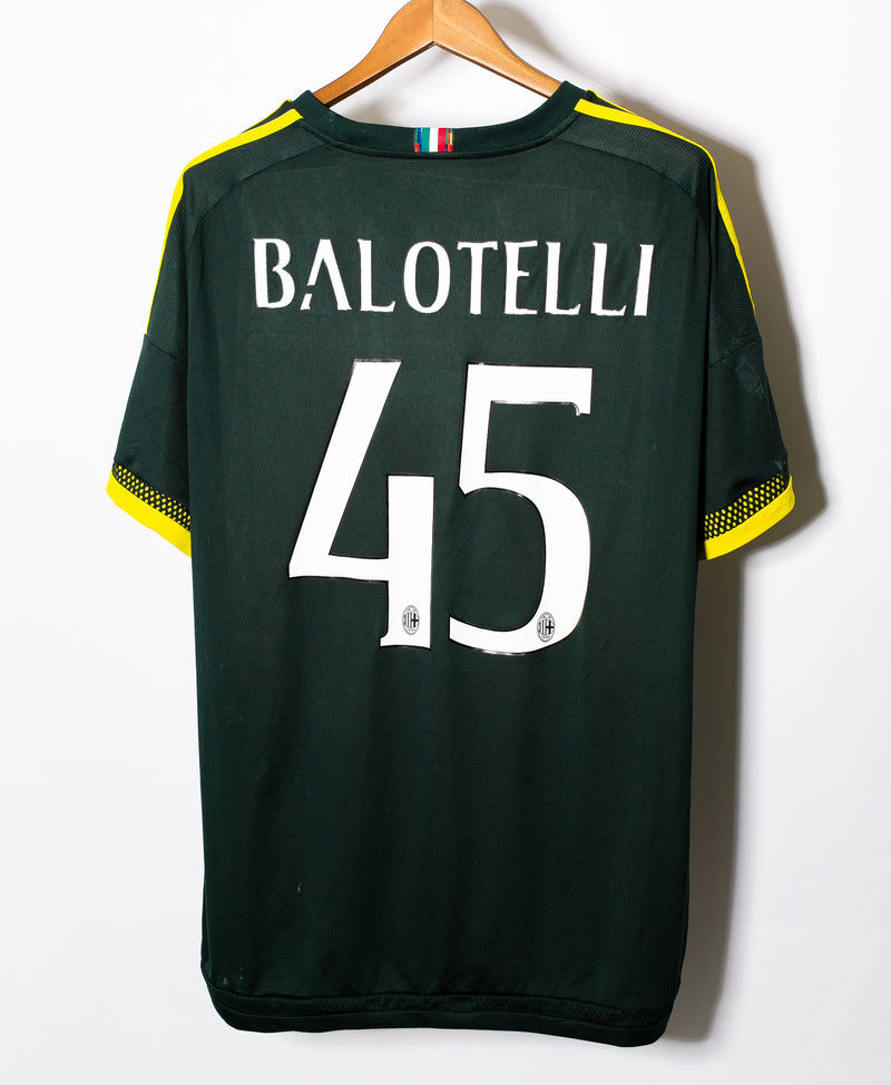 AC Milan 2015-16 Balotelli Third Kit (3XL)