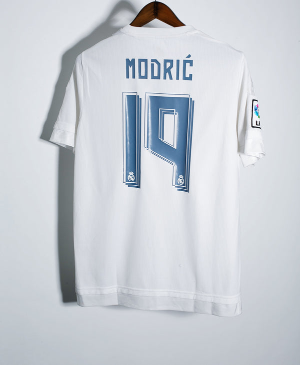 Real Madrid 2015-16 Modric Home Kit (L)