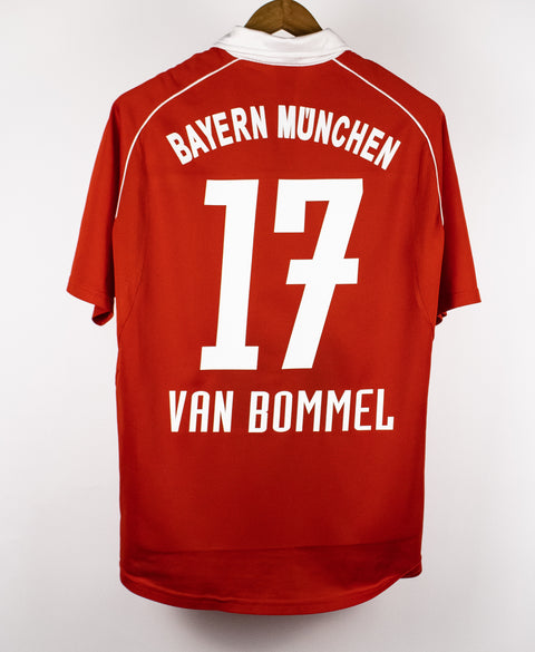 Bayern Munchen 2005-06 Van Bommel Home Kit (M)