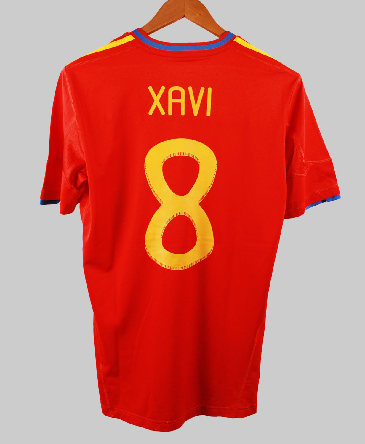 Spain 2010-11 Xavi Home Kit (M)
