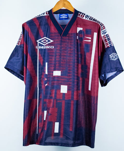 Umbro Training 2000s Training Kit (2XL)