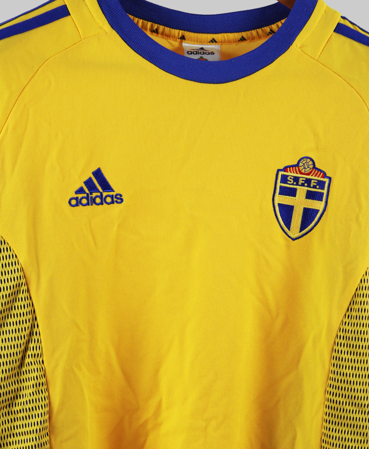 Sweden 2002-03 Home Kit (L)
