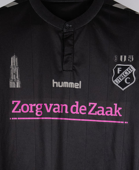 FC Utrecht 2015-16 Away Kit (S)