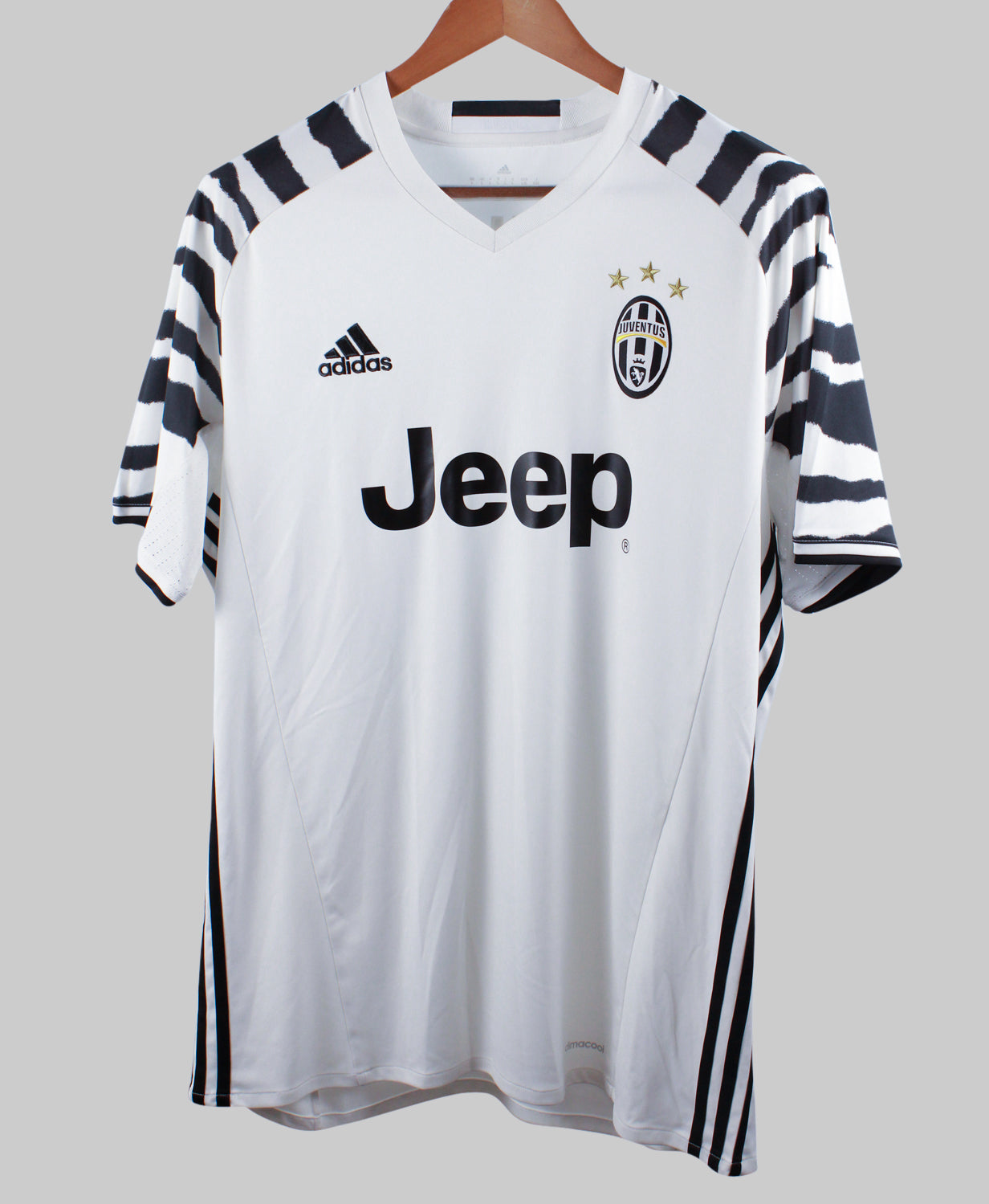 Juventus 2016-17 Chiellini Third Kit (L)