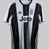 Juventus 2016-17 Marchisio Home Kit (L)