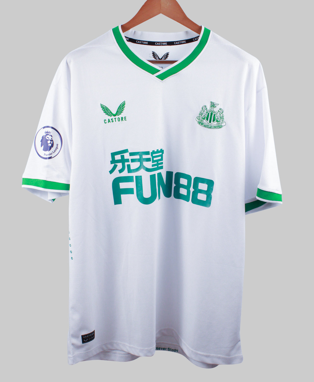 Newcastle 2022-23 Isak Third Kit (2XL)