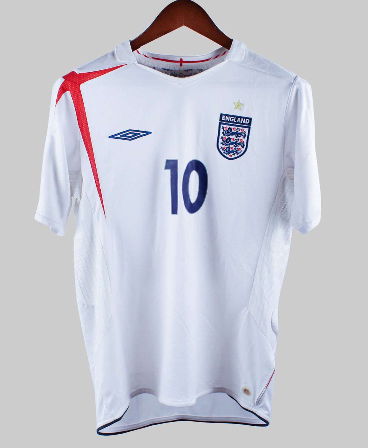 England 2005-06 Owen Home Kit  (M)