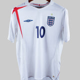 England 2005-06 Owen Home Kit  (M)