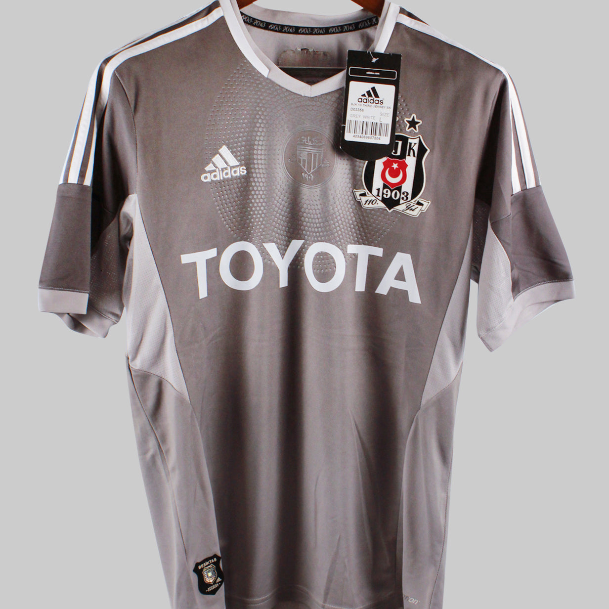 Besiktas 2013-14 Almeida Third Kit [w/tags] (L)
