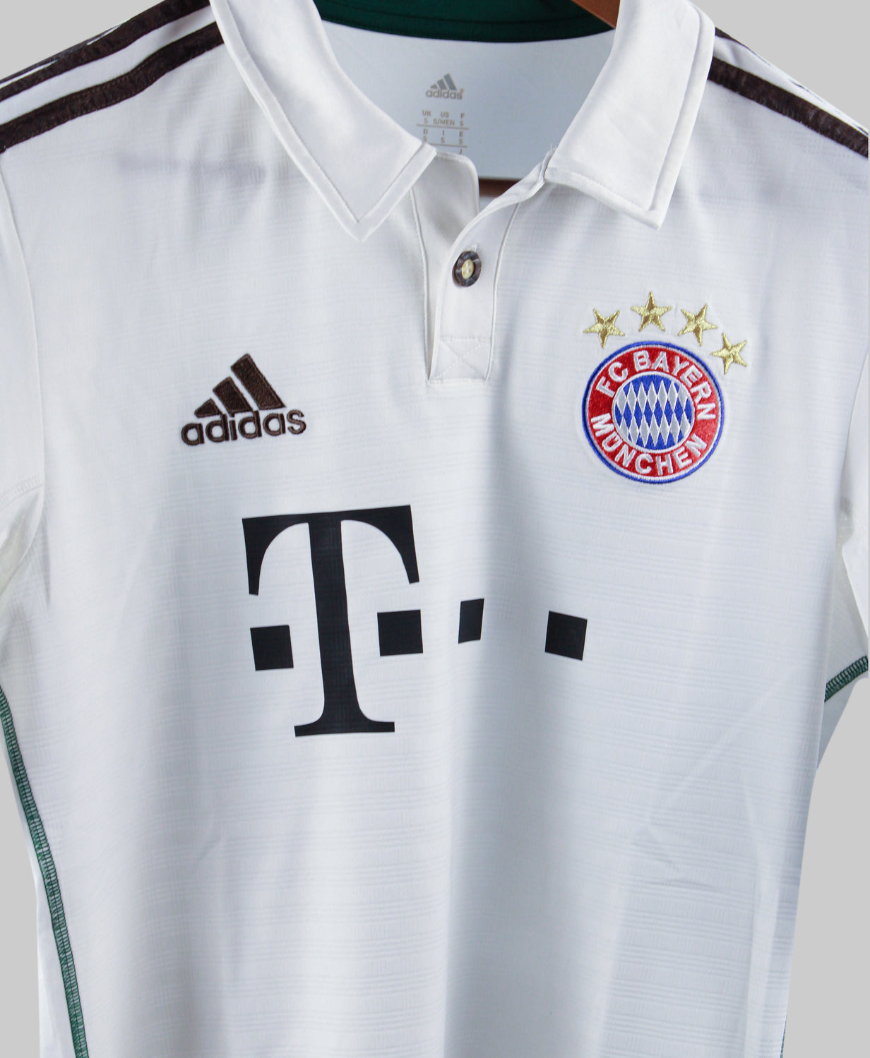 Bayern Munich 2013-14 Robben Away Kit (S)
