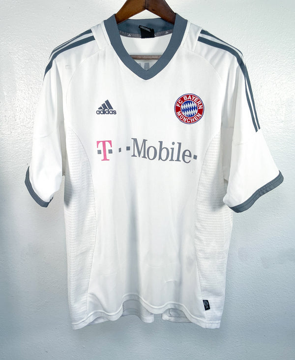 Bayern Munich 2002-03 Lizarazu Away Kit (XL)