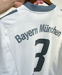 Bayern Munich 2002-03 Lizarazu Away Kit (XL)
