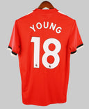 Manchester United 2017-18 Young Home Kit (S)