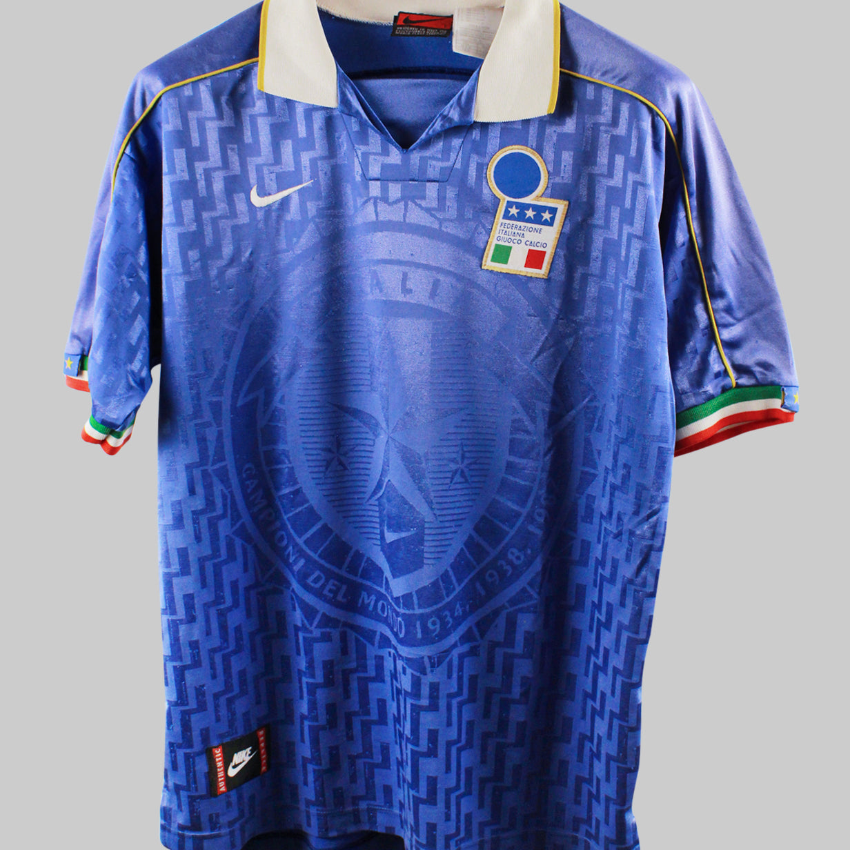 Italy 1995-96 Home Kit (L)