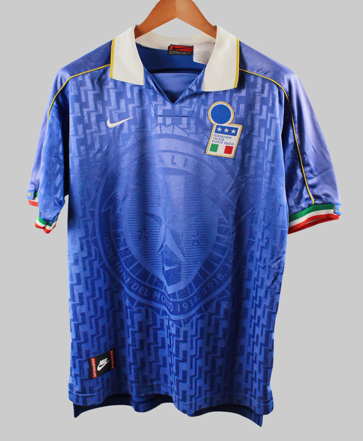 Italy 1995-96 Home Kit (L)
