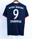 Bayern Munich 2017-18 Lewandowski Away Kit (M)