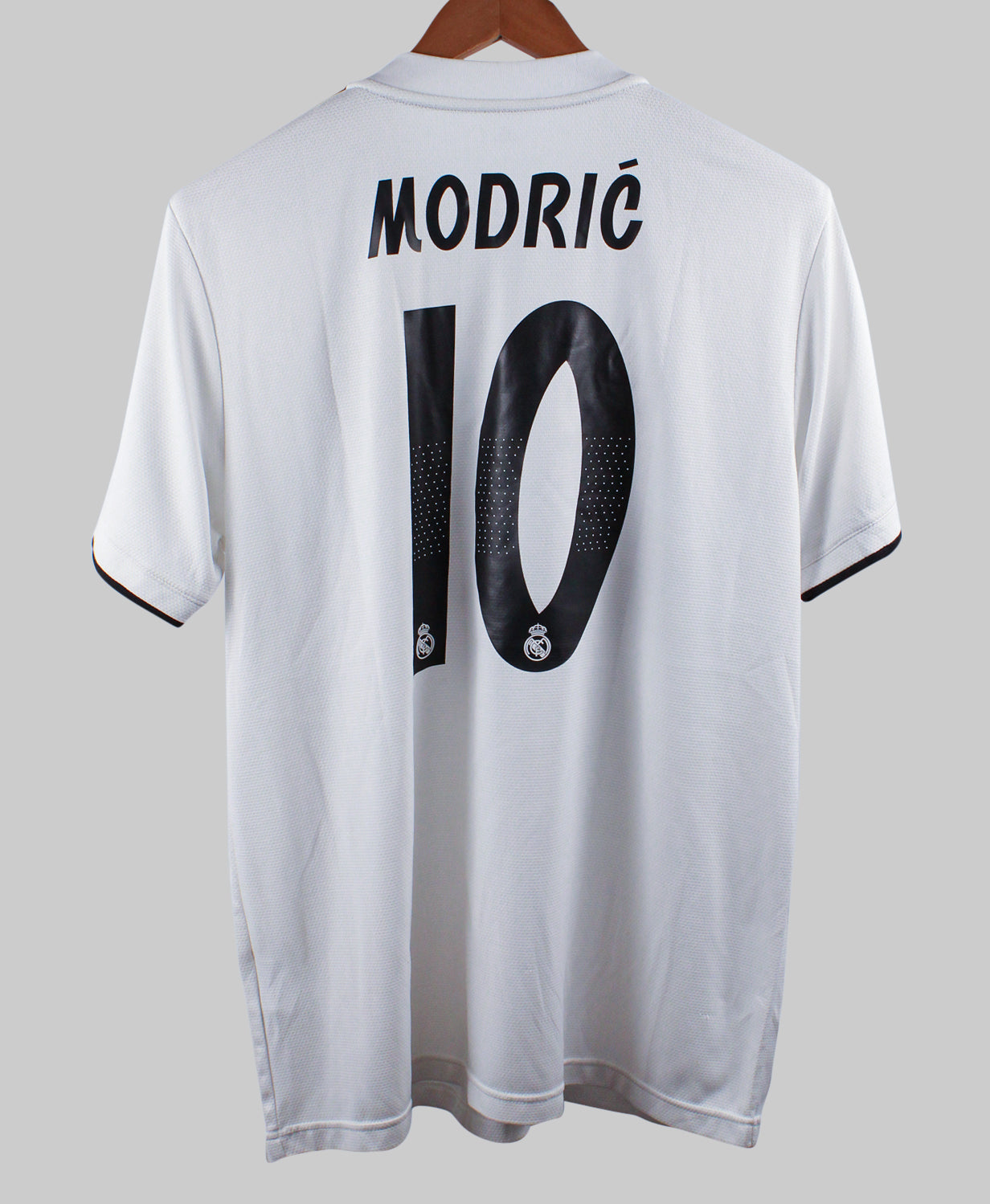 Real Madrid 2018-19 Modric Home Kit   (L)